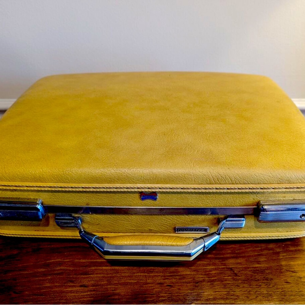 20” x 26” x 7.5”
Good condition for its age 
RARE FIND